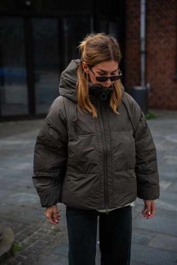 Embassy of Bricks and Locks - Zonza Puffer Jacket - Black Olive